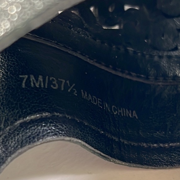 Vince Camuto Sternat “shooties”. - Picture 10 of 16